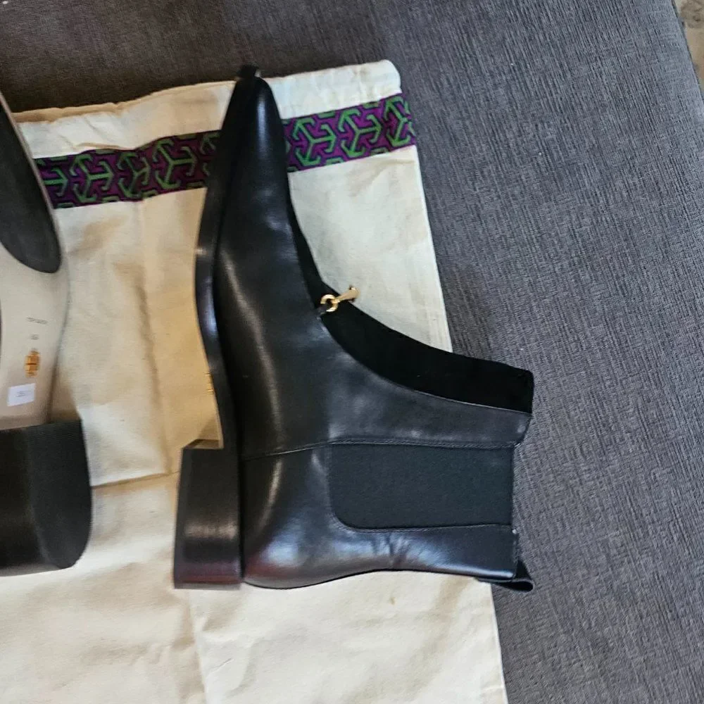 Tory Burch Women's Black Equestrian Link Chelsea Ankle Boots Size 8.5(M)